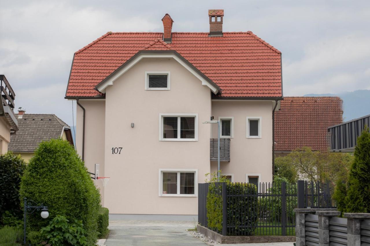 Apartment Rozalija Zirovnica Bagian luar foto
