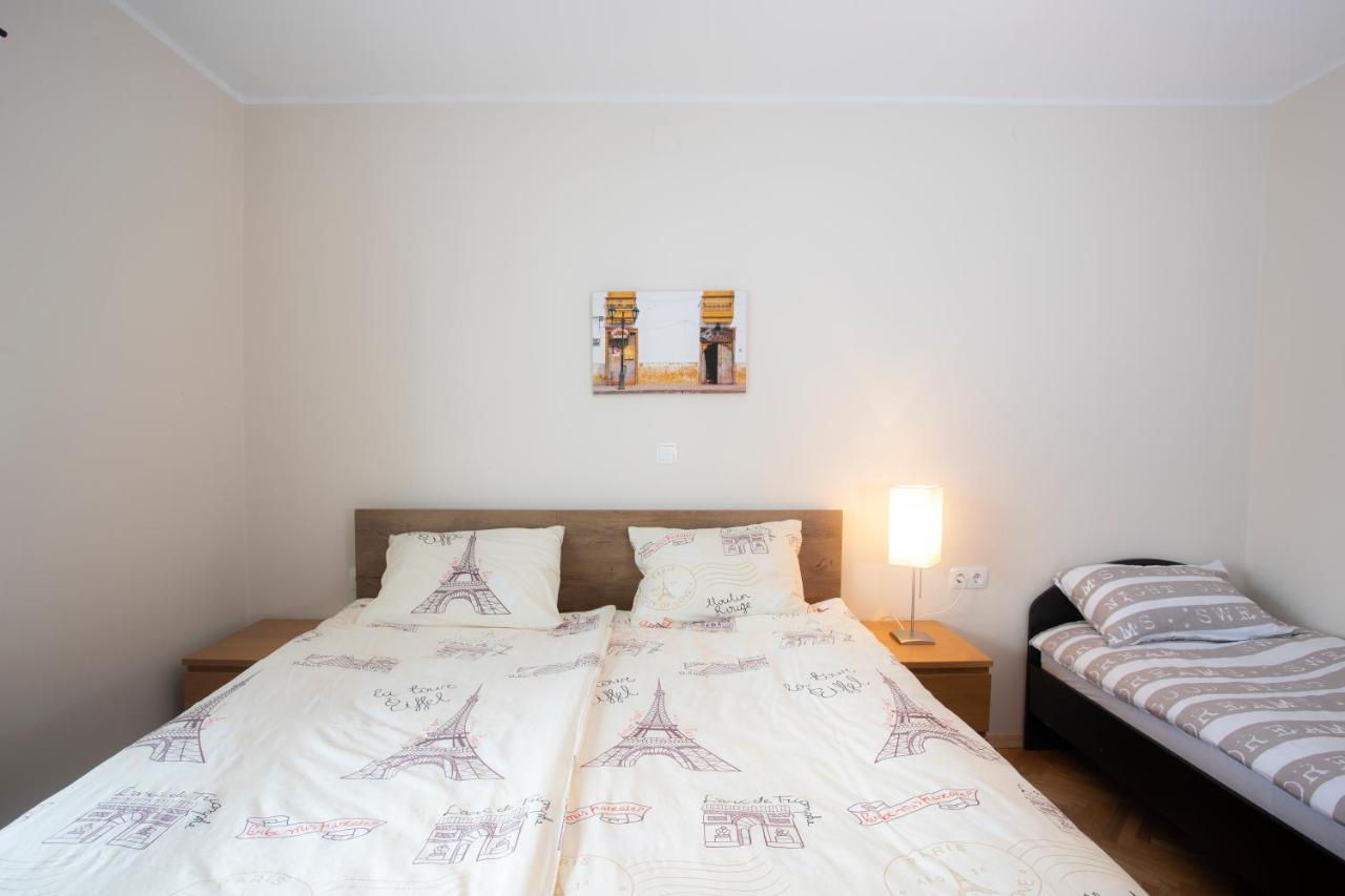 Apartment Rozalija Zirovnica Bagian luar foto