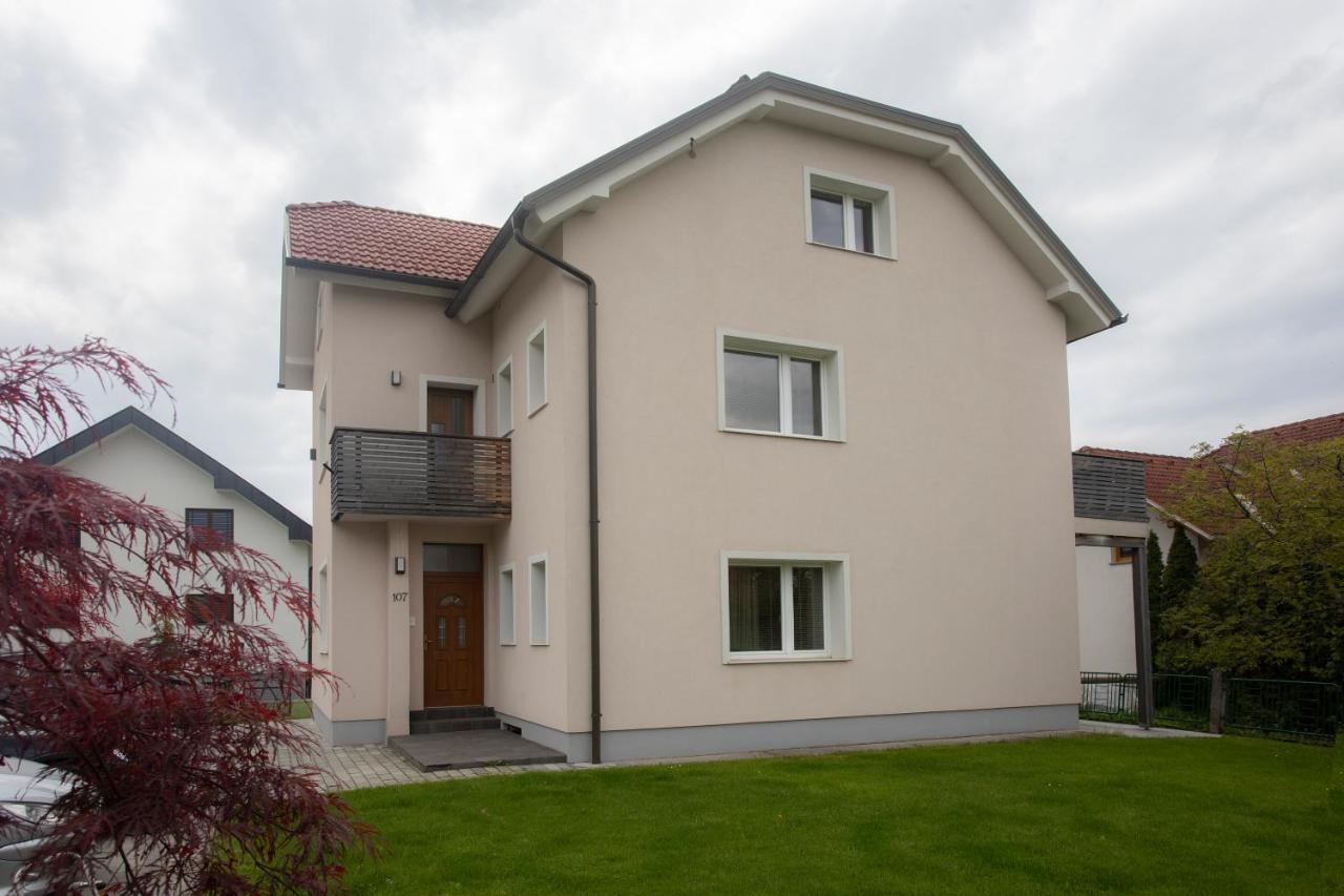 Apartment Rozalija Zirovnica Bagian luar foto